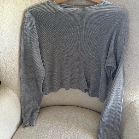 TNA Gray Ribbed Sweatshirt - Picture 1 of 2